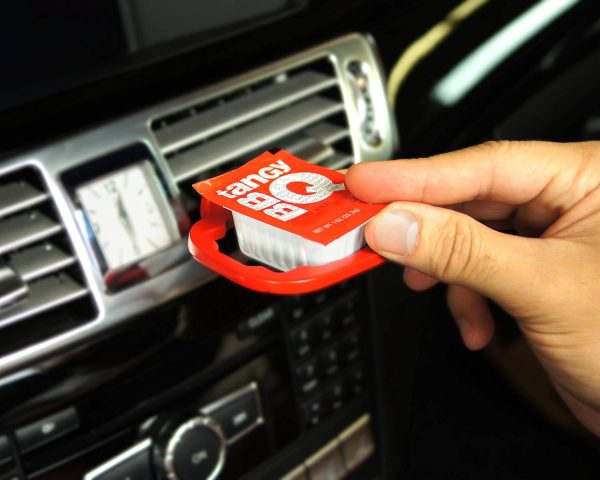 Saucemoto Dip Clip Car Vent Sauce Holder Black Plastic-6